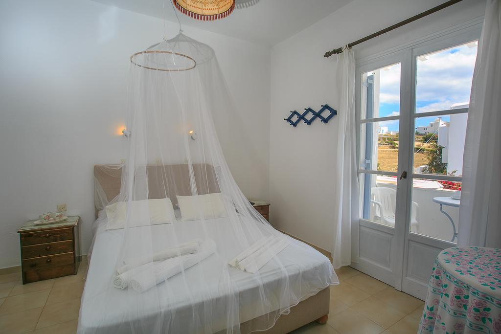 Paros Rita Studios Piso Livadi Phòng bức ảnh